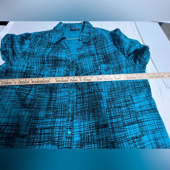 APT 9 LADIES TURQUOISE & BLACK PATTERNED SHORT SLEEVE SIZE 3X BLOUSE. LIKE NEW - Picture 5 of 9